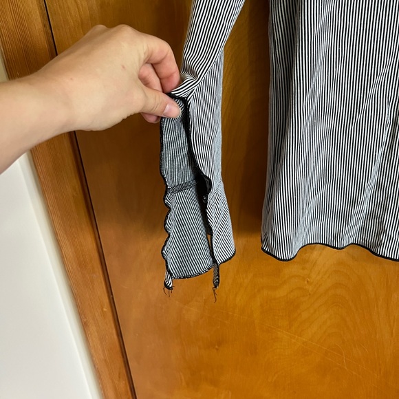 Cute flowy armed long sleeve - Picture 3 of 6